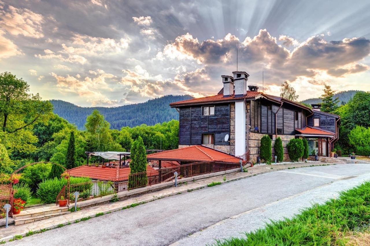 Hotel Smilen Smoljan Exterior foto