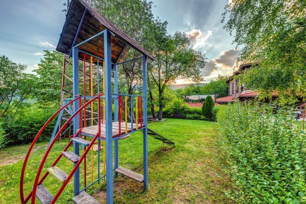 Hotel Smilen Smoljan Exterior foto